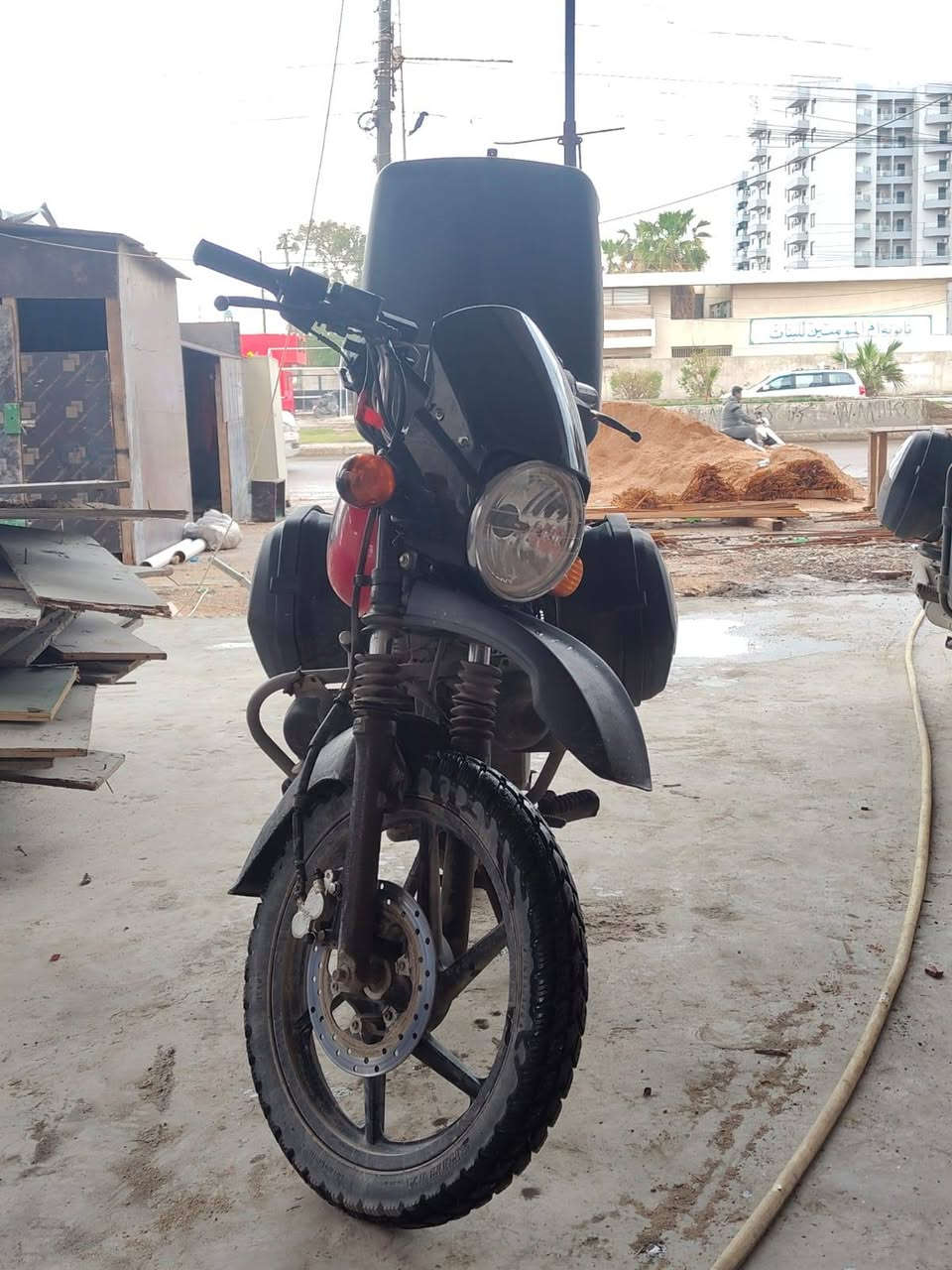 سلام عليكم دراجه بوكسر جبلي البيع موديل 22مرقمه بس عوزهه نواقص المكان بلديات
الرق ***********
