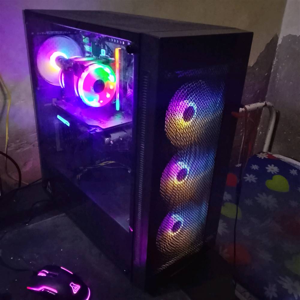 موصفات الكيس   ا
رام 24 كيكا 
كارت شاشه MSI RTX 2060 SUPER8GB

معالج انتل زنون يجي قوي كلش 145 واط 18 كور و36مسار 

هارد m.2 1000gb 

بور سبلاي 650 ترمتك اصلي 

كيس ديب كول 
شاشه اسوس 75هرتز