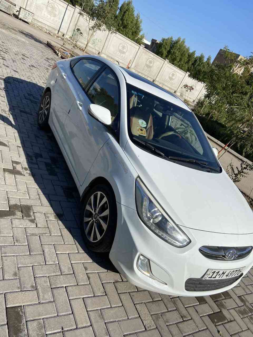 السلام عليكم 
اكسنت موديل ٢٠١٦ خليجي 
كير ومحرك مكفولات 
محرك 1600 دوش دبل قطرة
نظام Eco اقتصادي
صدر امامي وخلفي جديد اصلي
اللون ابيض والداخل بيجي بارد قليل باب خلف الصدر
سبير منازل + عدة كاملة
تدفئة + تبريد ثلج
شاشة لمس + كاميرا دوارة + فتحة سقف
ماشيه ٧٤ الف باسمي 
.
السعر ١٢١ ورقة وبيه مجال
للتواصل او الاستفسار على هذا الرقم *********** بغداد
