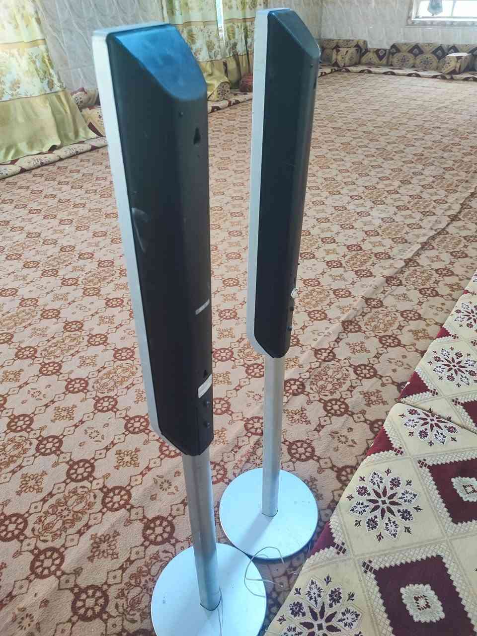 سماعات سوني عموديه مال باله شغالات ونظافه 90 بالميه الارتفاع 120 سم سعرهن 55 الف موجود توصيل ***********
