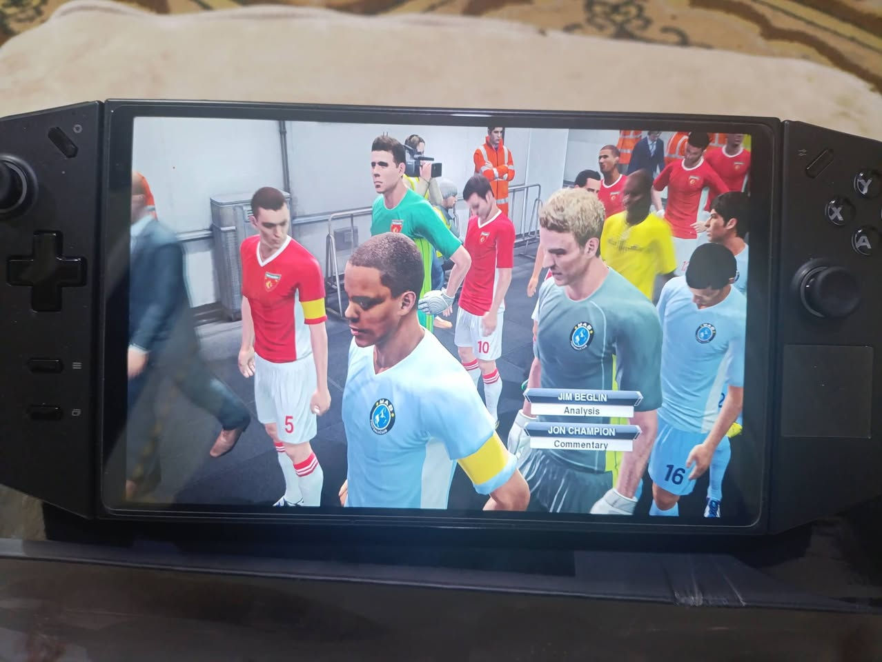 لينوفو ليجن كو
ذاكره واحد تيره 
لامفتوح ولامصلح 
كل ملحقاته الاصليه وياه شاحنه لزكه ضد الكسر شاحنته الاصليه .وياه لعبه بيس 2013 . واذا تريد نزل براحتك اي لعبه 
السعر تعال واتساب 
مكاني ناصريه   تفاصيل *********** واتساب
