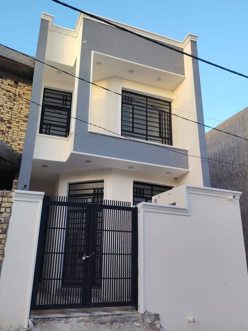 دار للبيع طابو زراعي سند 25 بناء حديث درجه اولى
منطقه مرتبه خدمات حلوه موقع شارع شريفه 
الجديد من تدخل من شارع 80 مقابل الملعب الخماسي 
قريب على شارع 100   مدارس قريبه الاستفسار 
***********
