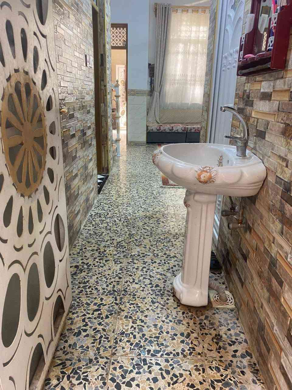 بيت 125 متر مربع طابو زراعي سند 25 حي ميسان شارع النخيل
مقابيل هيئه الزهراء سابع بيت عن الشارع وقريب جدا

 على الشارع الكيات الرئيسي وايضا قريب جدا على المدارس  السوق ميسان

صب كونكريت بناء سنه ٢٠٢٢بناء جناي درجه اولى يحتوي

 على غرف عدد ٢

واستقبال وصاله وصحيات داخليه وخارجه

 بيع  او يرهم مراوس بيت بالطابو صرف مع فرق ننطي

للاستفسار الاتصال ع رقم ***********
