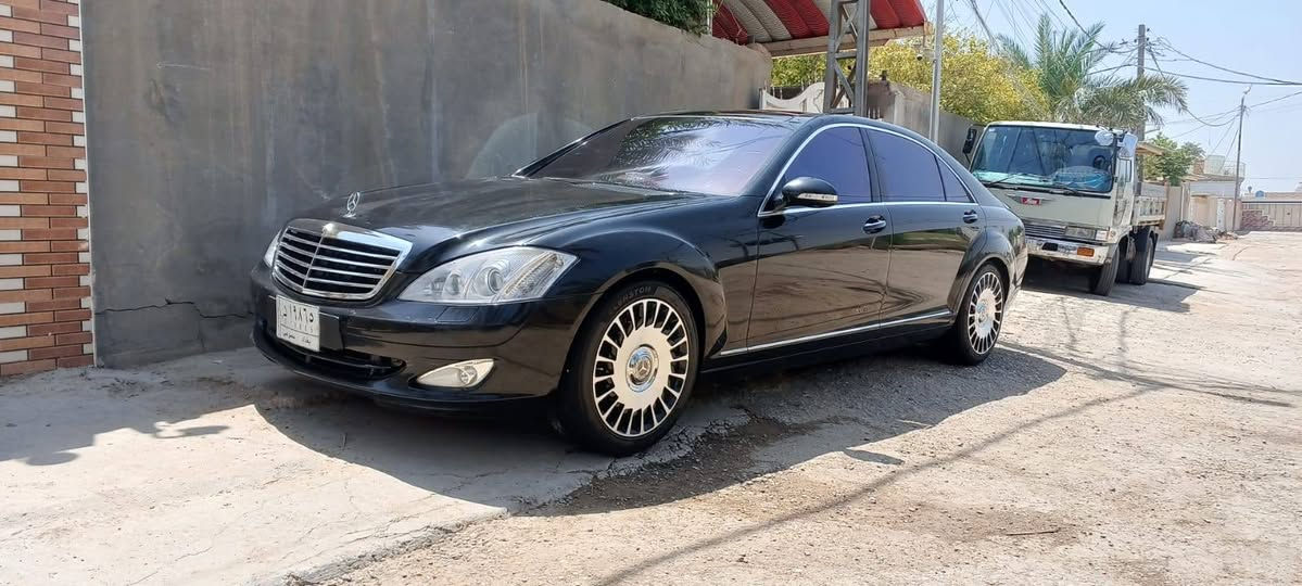 مرحبا مارسدس 500 S خليجية اصل داخل بيجي؟ اصل موديل 2009سيارة فول وجاهزة من كلشي محرك كير/ حدادية  كلة جديد تخم تاير ويل؟ باب شفط مكفولة من الحادث والكص دخول جديد رقم وسنوية اصليات  السعر 75 بيها مجال مكاني بابل اي ستفسار هاذة رقمي***********

