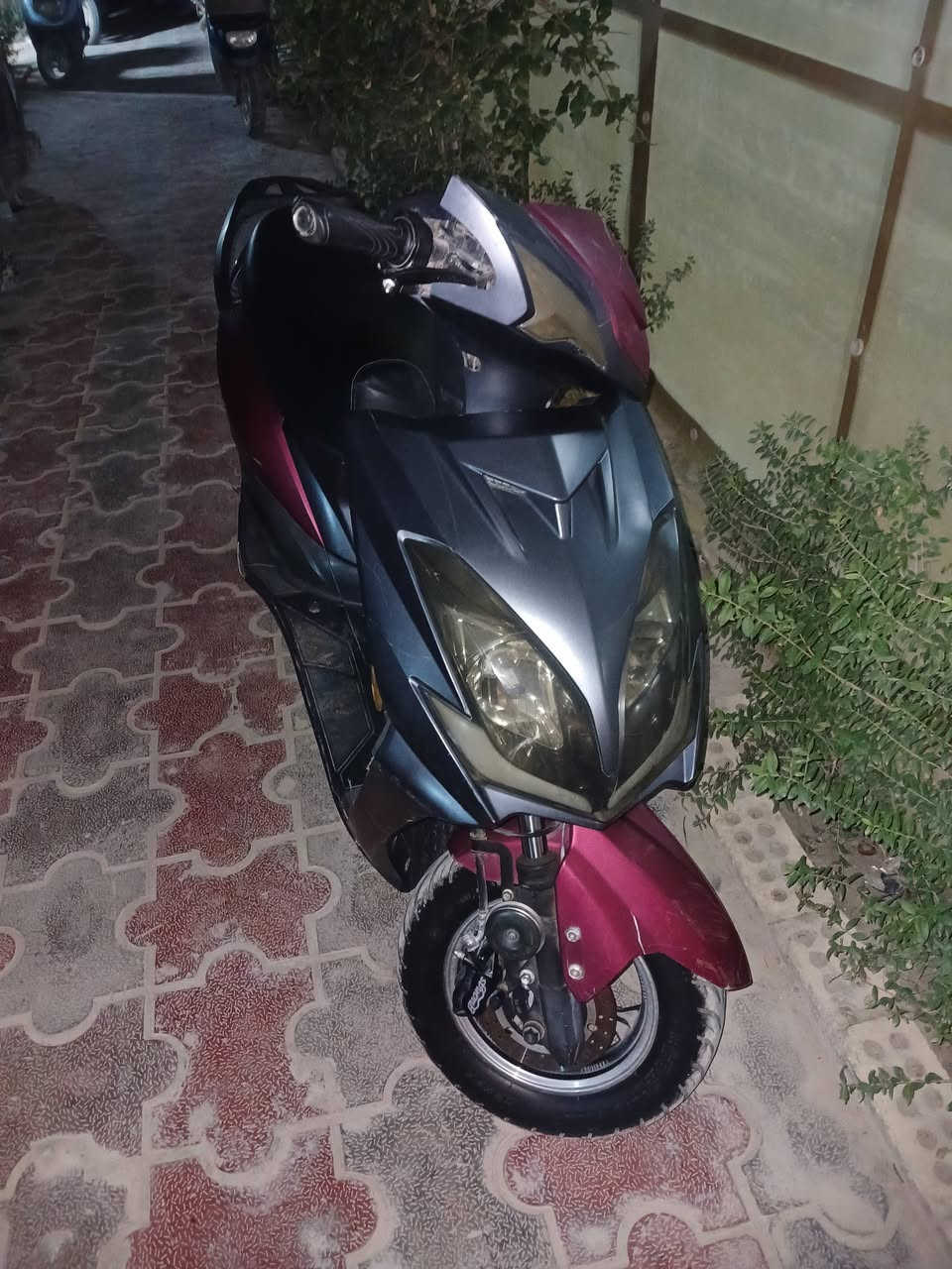 دراجه شحن ست بطريات السعر 450 وبيه مجال مكان كربلاءالمقدسة  ***********
