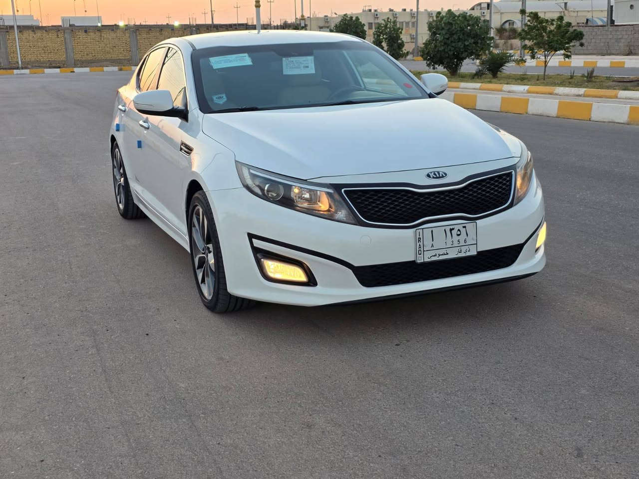 السلام عليكم 
كيا اوبتيما 2015 خليجي موصفات الشركة الدولية مكفوله بيها رشه بلهلال الخلفي بسيطه فقط والباقي كفاله محرك الفين دوش 
محرك كير حداديه تبريد كله كفاله مكان السيارة ناصريه مركز الشراي يتصل وبلخدمه ***********
