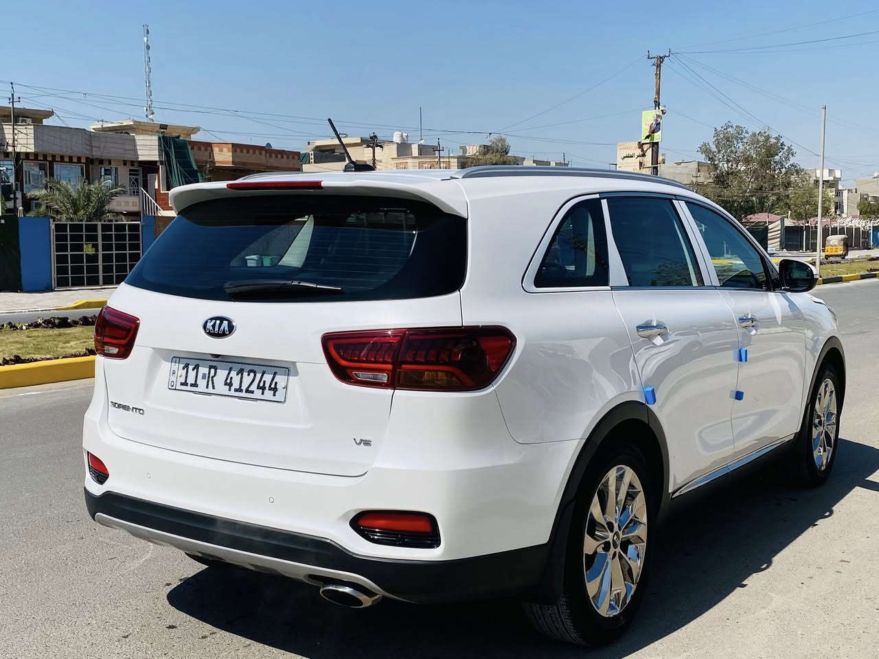 السلام عليكم عندي سورنتو 2019 استلام المجموعه الدوليه سياره كفاله عامه من الصبغ والضربه والتبديل والكير والمكينه ماشي 65 الف حقيقي رقم بغداد 
السياره جديده بمعنى الكلمه وين ميعجبك افحص
محرك 6 سلندر
بصمه
جنطه كهرباء
ترحيب
7 راكب
3 قطع تبريد
كشنات جلد
كهرباء
حساسات
كاميرا اصليه
شاشه اصليه
تحكم
كروس
وباقي المواصفات المعروفه للسورنتو
السسسسعر 233$
مكاني بغداد
الاتصال
***********
