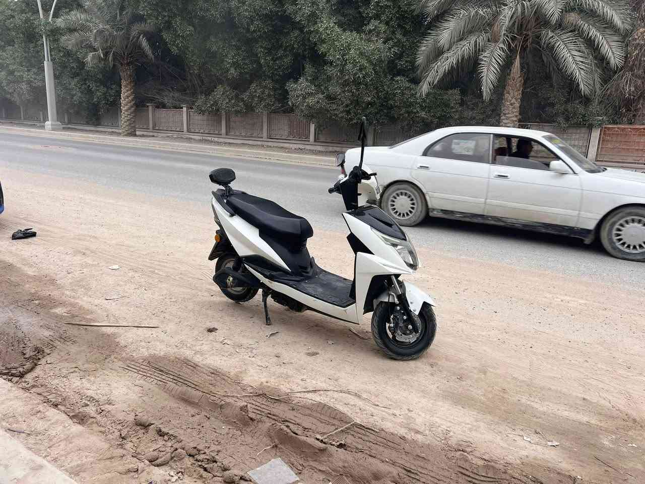 للبيع – دراجة كهربائية سكنس 2023 ⚡
بيع فرصة ممتازة لدراجة كاملة وبدون أي نقص أو عطل!

المواصفات:
 • موديل: 2023
 • الحالة: ممتازة جدًا – لا عطل ولا نقص
 • البطاريات: 4 بطاريات مزدوجة لضمان قوة وأداء طويل
 • السرعة: تصل إلى 63 كم/ساعة
 • صيانة كاملة وجاهزة للاستخدام

📍 الموقع: البصرة – الزبير
💰 السعر: 625,000 دينار

🔹 الدراجة مثالية للتنقل السريع أو الاستخدام اليومي
🔹 جاهزة للاستخدام بدون أي مصاريف إضافي


**إذا كنت صاحب هذا الإعلان وتريد حذفه لأي سبب، رجاءا أرسل رسالة إلى الدعم الفني**