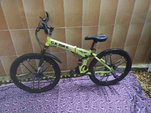 مكلف بل نشر اسلام عليكم
بايسكل G.K.BIKEجبلي لون 🟡🟡🟡
دبل خلفي ودبل امامي
الحلو بل بايسكل يطبك 
الويل بلادي الاصلي ماتة بلادي معة اسم شركة علية
السعر 25 
العنوان بغداد الغزالية رقم (***********)بي واتساب
