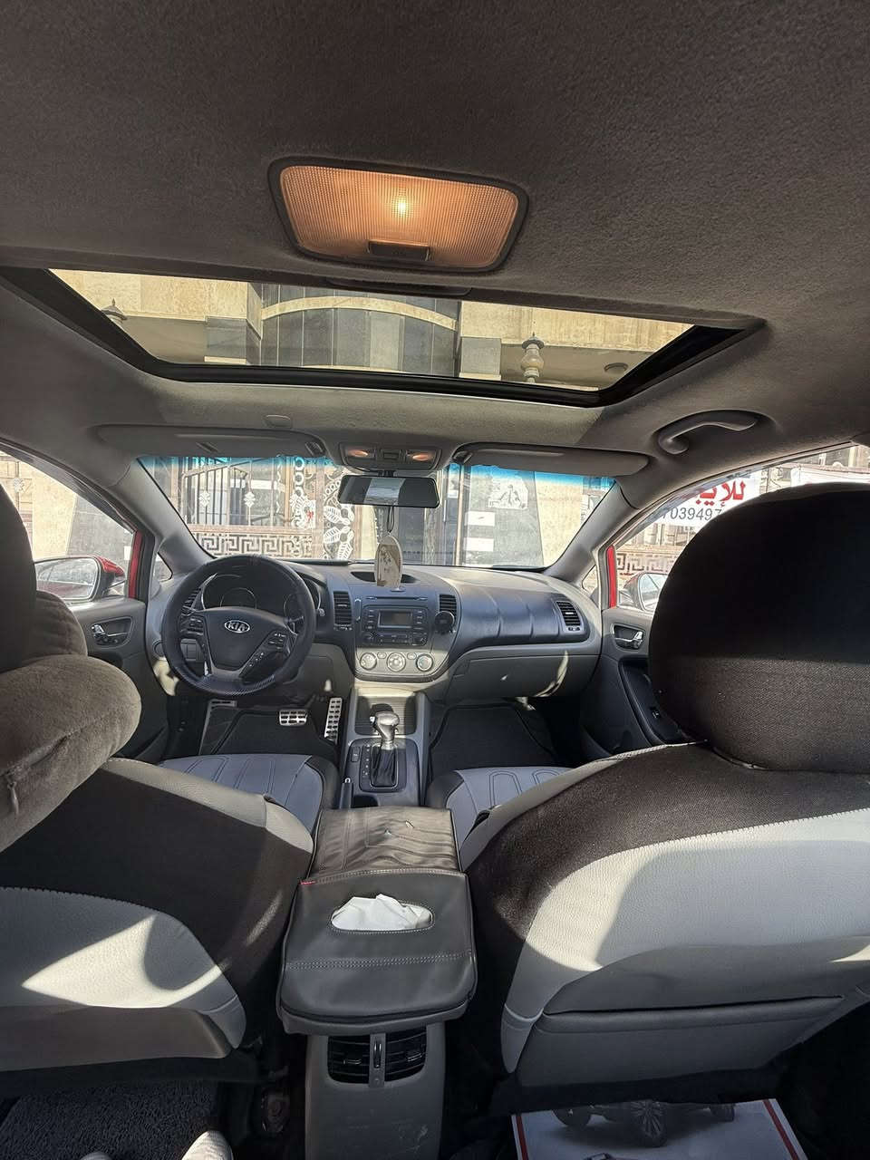 كيا سيراتو خليجي 2016 فول عدا البصمه تبريد قطعتين
رقم بغداد  ب اسمي ماشيه 150 
بيهة حادث بصندوك مواصل شاصي مصلح وكآمل بيهة تلحيضات بالبنيد بالصبغ بسيطه مكينه كير  تبريد خير من الله 
جواها تخم تاير كوري وتخم ويل كب جديد لبارحه شاده سياره كامله من كلشي . ما احب أتعامل سعرها قفل 100  وممستعجل ع بيعتها الي يجي يعامل ويكلي حك الجية فلايتعب نفسه ويجي .
متواجد واتساب  ***********
