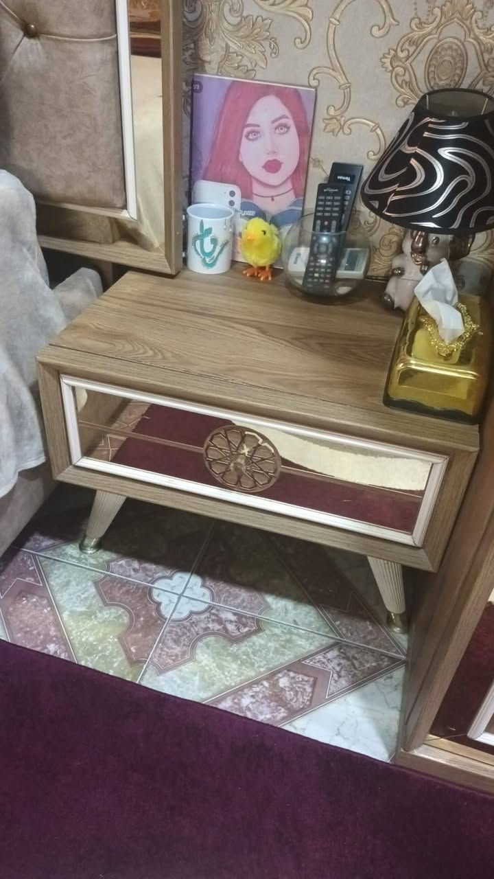 سلام عليكم بيع غرفه تركي درجه أولى اخت جديده وياهن دوشك وزوليه تركي 2×3 وبلازمه حجم 32 ام لأنترنيت سعر الكلي مليون و 800 شد ونقل علينا ومع ظمان شد المكان بغداد دوره رقم الهاتف ***********
