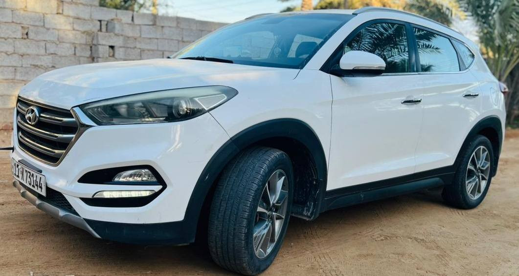 السلام عليكم
توكسان 2018 رقم بغداد انكليزي
 بـ اسمي كفاله عامه 
ماعدى طخ الي بقبق الصندوق الي واضحه بالصورة 

تحكم استيرن 
اشاير مري 
مري شفط 
شاشه كامره
تبريد ثلج +تدفئة 
مكينه 2000 مامفتوحه نضيفه فول
نضيفه جداً استخدام بيت 
احلى من الصورة بعد 
كير مكينا حدادية كفاله فول واحد ع واحد 

مكان السيارة نجف ام عباسيات
السعر 192 وبيها مجال بسيط.. 
للاتصال
***********
م//موشراء لاتعامل رجاءا..
