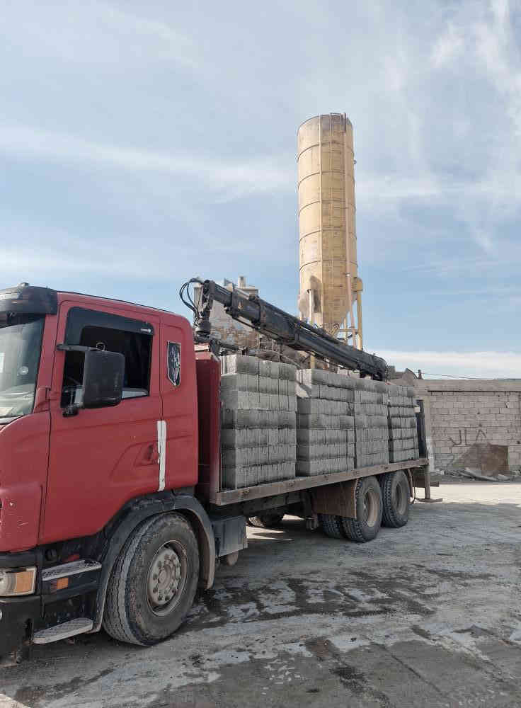 إسلام عليكم يوجد لدينا بلوك مجوف درجة أولى واصل للزاب اب٤٥٠ وشميط٤٦٠ اتصل وحياك *********** بلوك رمل كساره 
وبلوك رمل نهري  ....واسعار مناسبه وبلوك ١٥ واصل شميط وزاب وزراريه وذويب والراوين اب ٤٢٠ وحياكم الله
