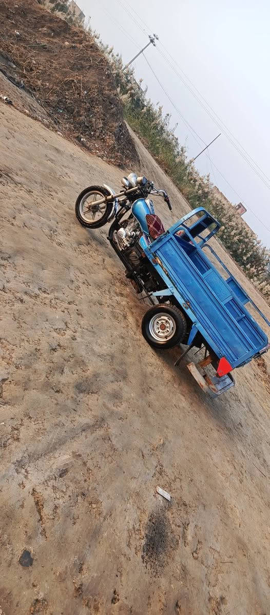 سلام عليكم جمره للبيع موديل 16رقم وسنويه جديده لل28  مكينه 25برغي مامفتوح بيهة كهربايات شغاله تايرات تخم جدد ستوته جاهزه السعر مليون وميتين 1200وبيهة مجال للشراي يتصل ***********بي وتساب مكان الستوته السماوه الرميثه
