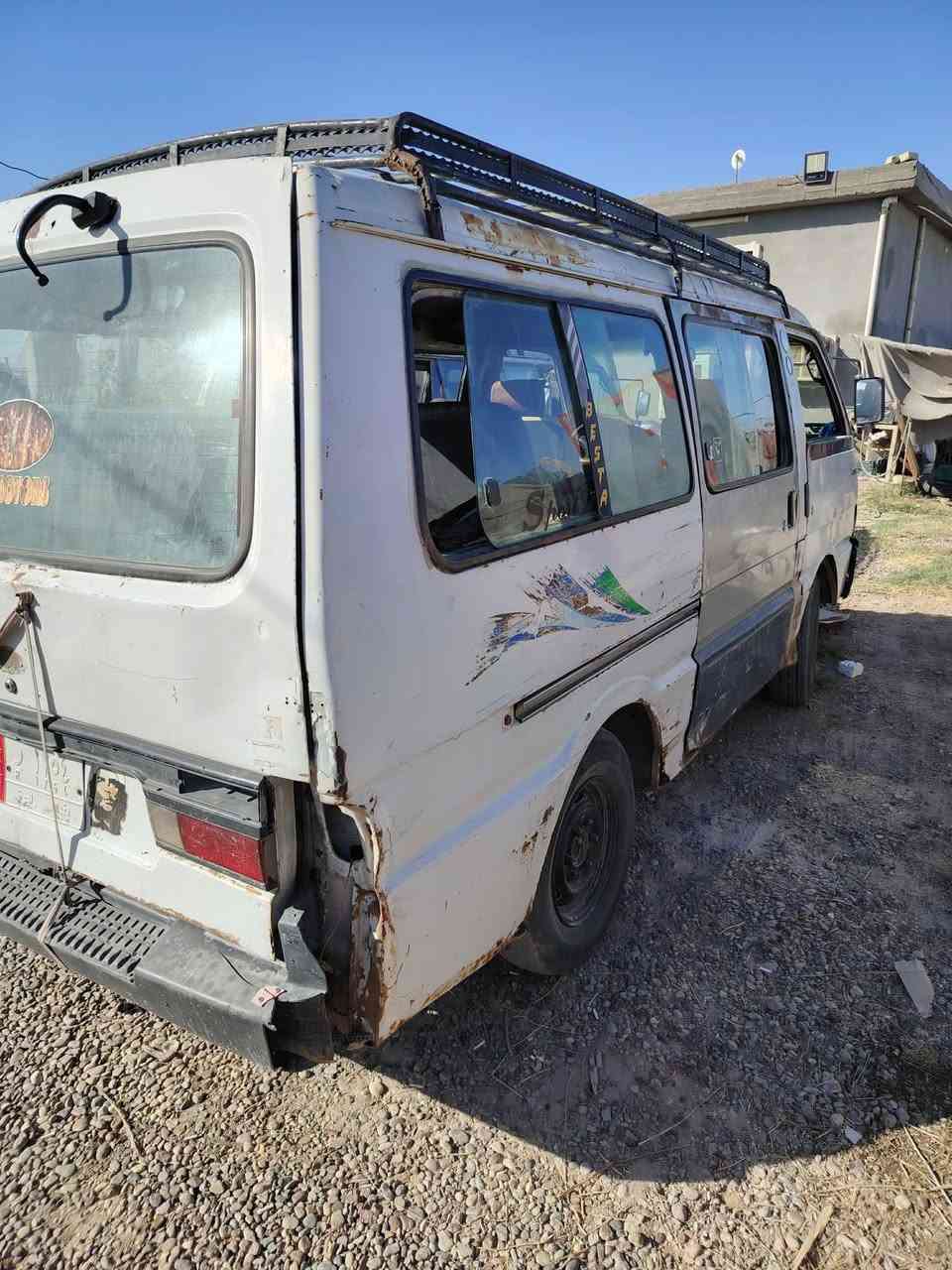 سلام عليكم للبيع كيا بستا موديل 95 رقم بغداد  كير محرك واكسل مكفول ولكشر كدامك السعر 27 وبيها مجال قليل  صاحبها موجود شرط تحويل سنويه ضايعه وبيها كتاب رسمي من مركز الشرطه مكان السياره ابو غريب خان ضاري ‏‪***********‬‏
