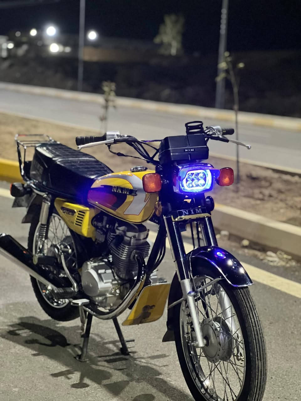 سلام علیکم دراجە نامە امتیاز موديل 2025 دراجة نضيفه بعده زيرو  اي نقص مابي سعر 700 و بی مجال رقم ***********
