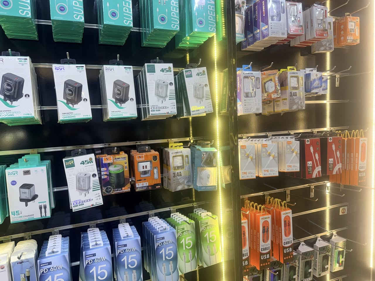 مكتب الساهر للموبايل 

بحلته الجديده 

توفر جميع انواع الموبايلات 
توفر جميع الاكسسوارات الاصلي
توفر صيانه وبرمجه فوري
توفر خطوط و رصيد 
توفر طباعه واستنساخ 

اسديره الفياض مقابل اسواق الحجاب


**إذا كنت صاحب هذا الإعلان وتريد حذفه لأي سبب، رجاءا أرسل رسالة إلى الدعم الفني**