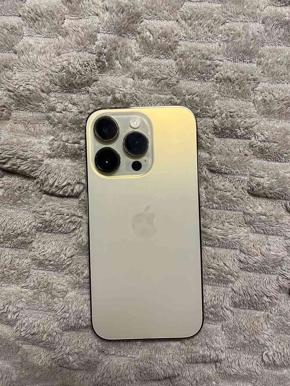 iPhone 14 pro  pro  pro. فقط
256 
Battery🔋 86 
Colour gold
نضافه 95‎%‎
جهاز بلادي غير داخل صيانه
سعره 750 الف و بي مجال بسيط 
مكاني بغداد شرطه الرابعه شارع الظغط 
***********
