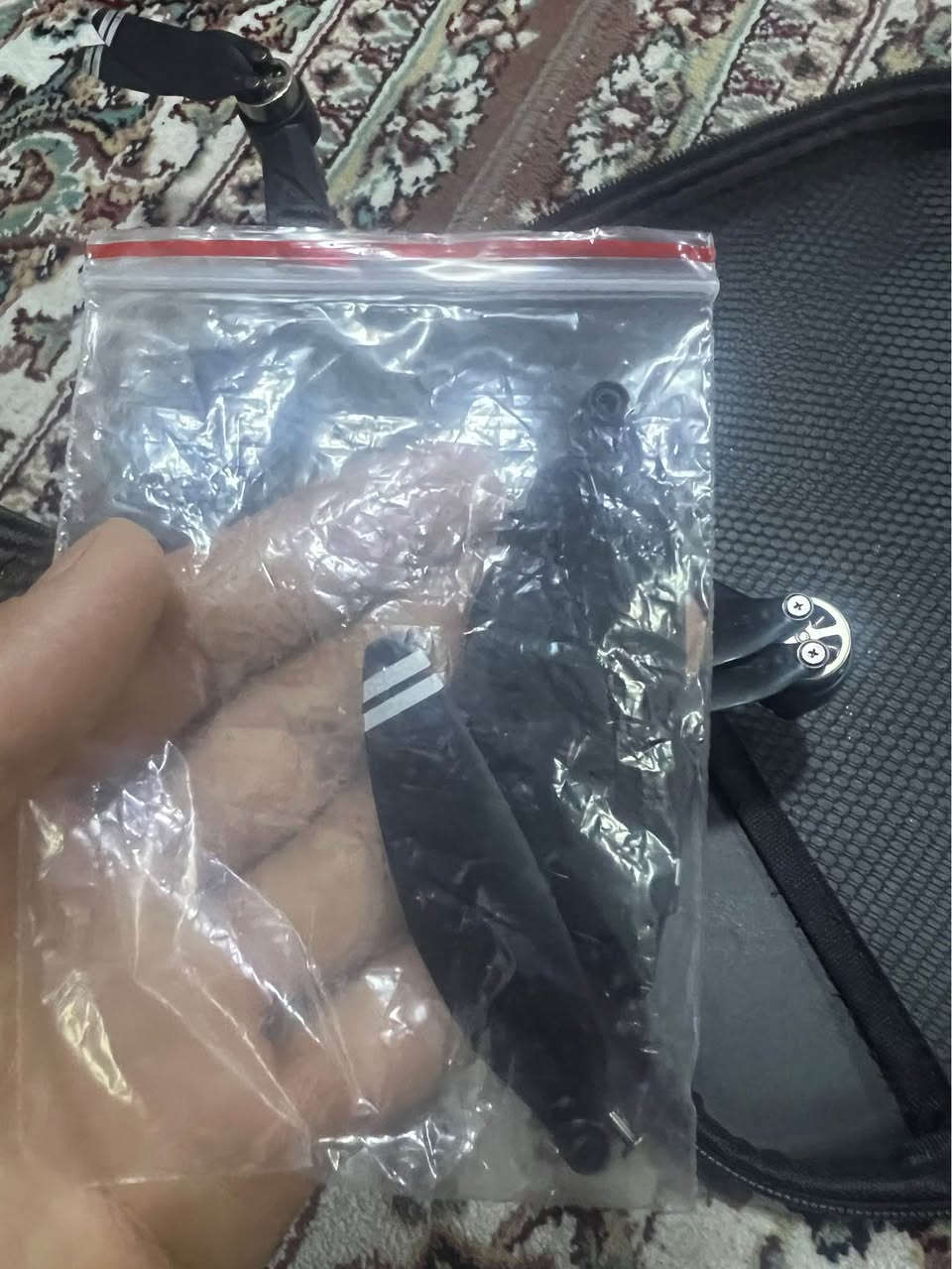 RC drone درون بو فروشتن ٣ کامیرەی یە وە حەساسە پەروانەی زیادی لەگەلە  دەتوانی کامیرەکەی تەحەکومی پێ بکەی     ژ.م *********** مرغصور, أربيل
