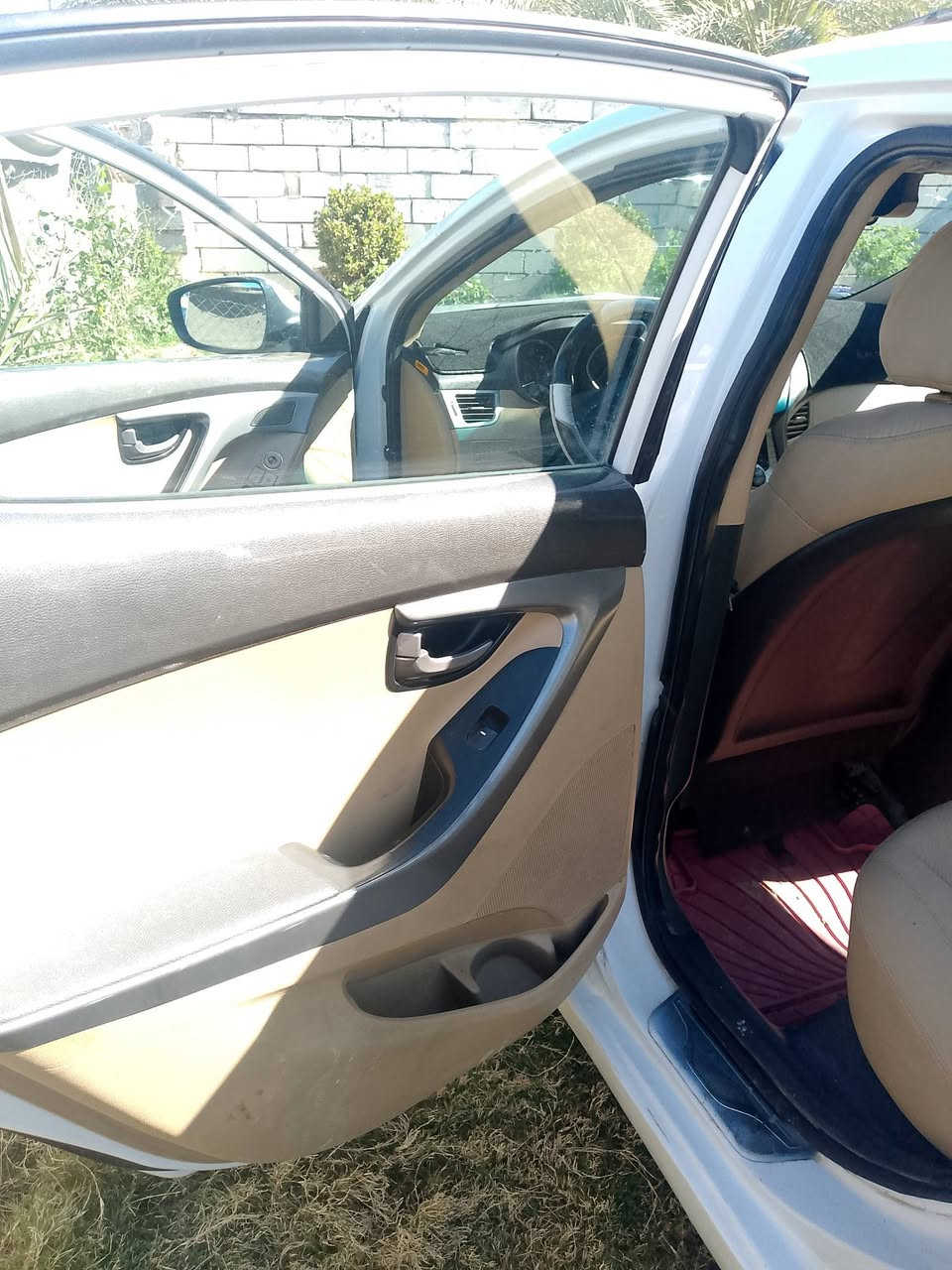 سلام عليكم
النترا 13 خليجي فول مواصفات 
محرك 1800دوش
رقم بغداد راعيه يريد مداور
بيه ماكنات صبغ بدون دواخل إرباك سليم
سياره جاهزه 
المكان كربلاء طوريج
***********
تبريد تدفئه تخم تأير حداديه جيده
