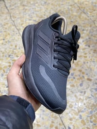 ماركة ادیداس کلاود فوم وكالة اصلي قياس : ٤٢.٥ طول القدم : ٢٧.٥سم للحجز...