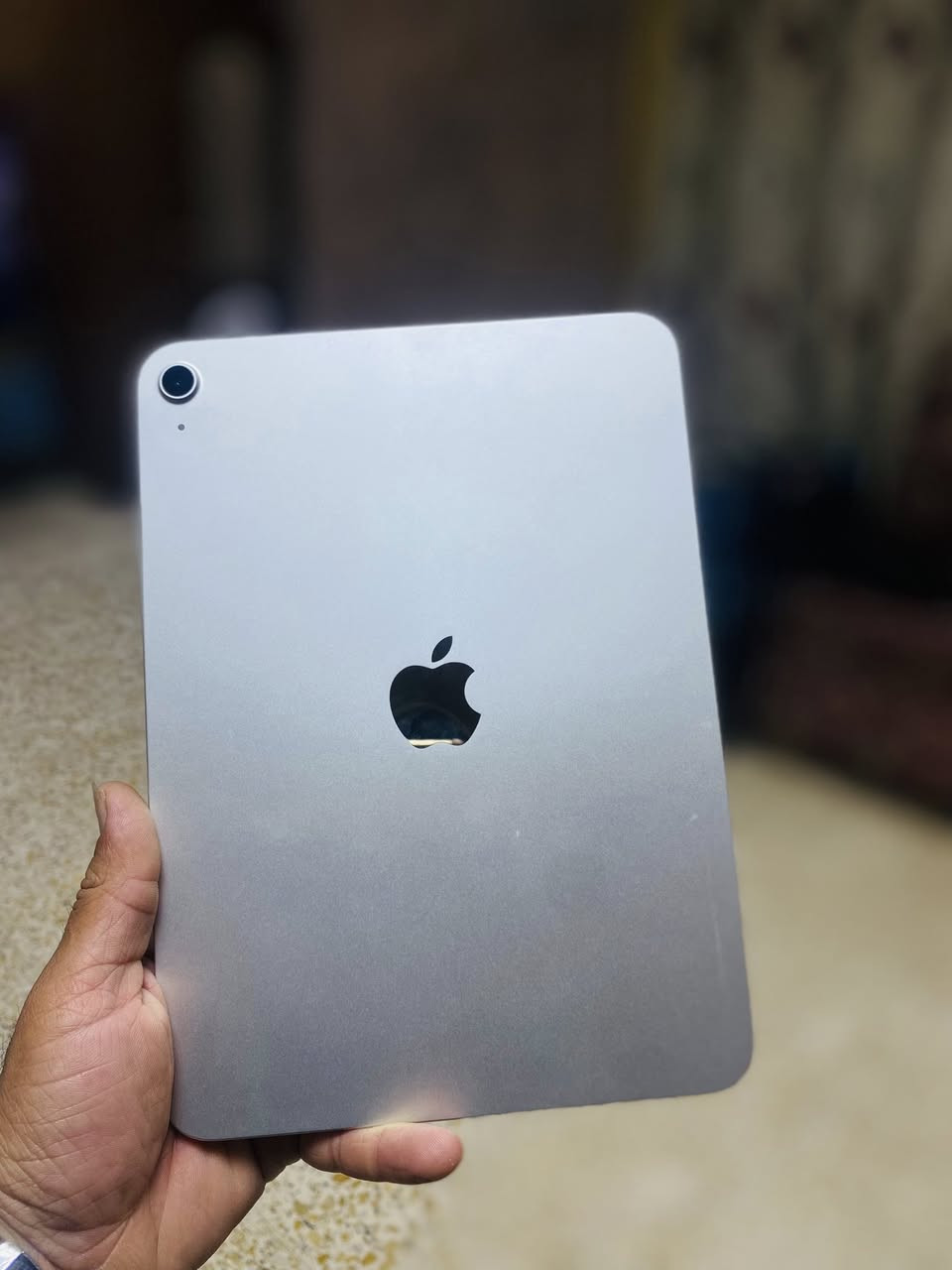 ايباد 11 (A16) بحالة ممتازة 
ايباد نضيف جدا استخدام قليل سريع وممتاز للدراسة والترفيه مابي اي مشاكل جهاز نضيف 100‎%‎ 
- [ ] الحالة ممتازة 
- [ ] الذاكرة 128
- [ ] الملحقات كاملة كارتونة وشاحنة 
- [ ] السعر 425 وبي مجال قليل 
- [ ] بغداد / المشتل 
- [ ] التواصل خاص


**إذا كنت صاحب هذا الإعلان وتريد حذفه لأي سبب، رجاءا أرسل رسالة إلى الدعم الفني**