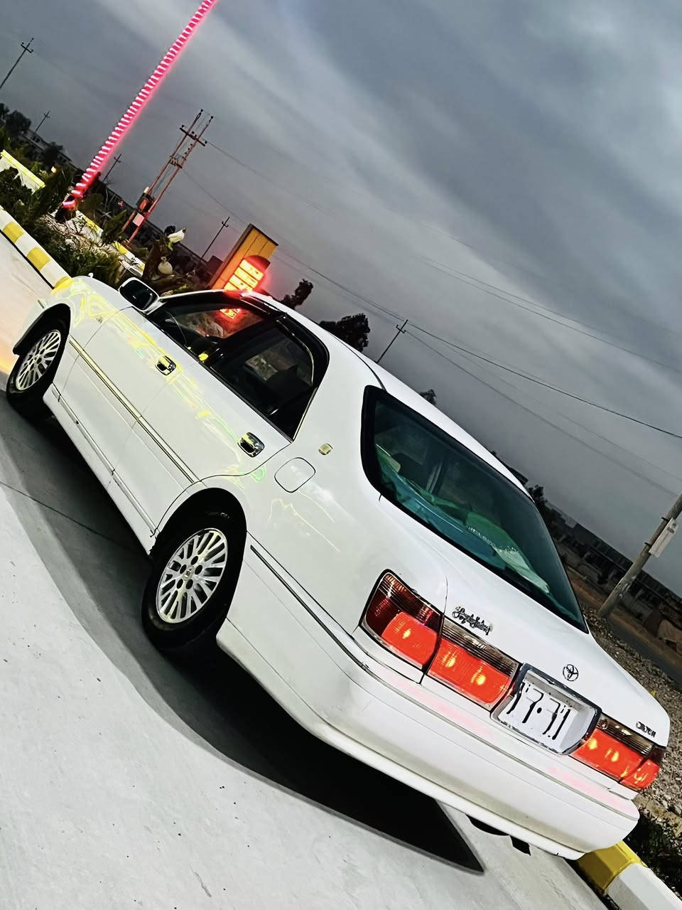 مەلیکە بڕاوە دیفۆر گەورە ناوزەرد دوو دوگمە
 بێنوقسانی بێعەیبو عار هەموو شتێک بەشەرت 
نرخی ٣٦ گەڵاو مەعامەلە
شوێن، کەلار
***********
