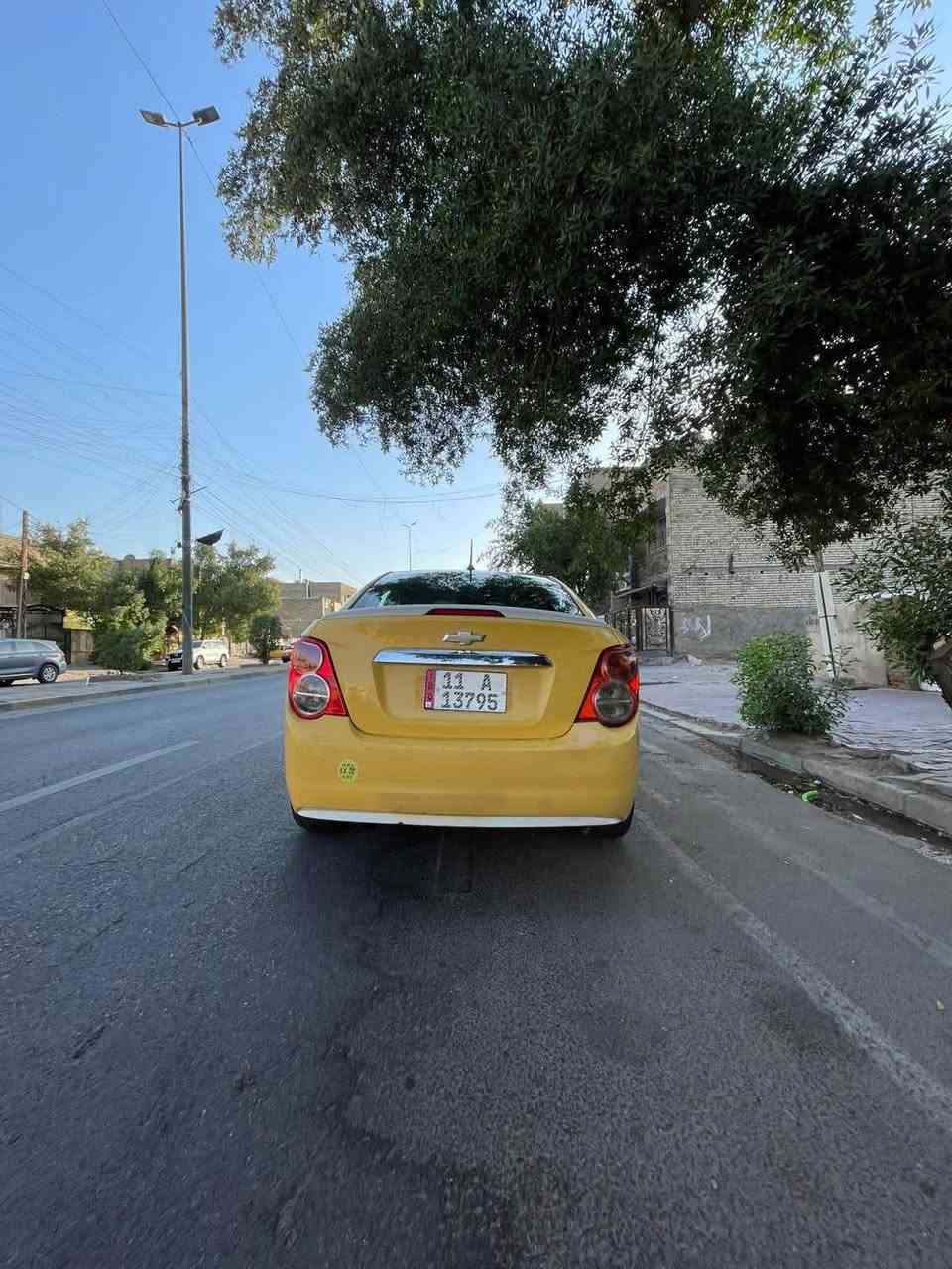 السلام عليكم شوفرليت سونك موديل 2013 LTZ اعله فئه بالسونك فول مواصفات  وارد امريكي مكينه 1800 كير 6 نمر كشنات جلد كشن السائق والراكب تدفئه  داخلهة وضع شركه  مري شفط وكهرباء شاشه بلاديه وسستم صوت كامره خلفيه تحكم ستيرن جهتين كروز سرعه  ويل كب 17 السياره بأسمي تحويل ثاني يوم رقم جديد وهزه جديده مصفره هيئه وغرامات  السياره مابيهة كلوب نقص كمبريسر جديد مروحه جديده وياهة مروحه اضافيه ويه التبريد قاعده مال فيت بم كامله جديده قايش تايمن جديد كيس جديد وقبق ولفات جديد بلكات جدد داينمو وباتري جدد سبير جديد هوة والويل والفلينه كامله دسكات جدد البارحه مبدل الدهن يعني تاخذهة كبل للشارع الف ماتصرف عليهة    مكينه وكير مكفولات التبريد من بدلت الكمبريسر ماشحنته غاز  شغال ميه بالميه التدفئه شغاله  السياره مصروف عليهة كلش  هواي واني جانيهة ومامشتغل بيهة تكسي ابد السياره نقصهة فقط فقط صدر نص عمر نصبتهة حلوة وكاعده دواخل جلد اخو الجديد مكاني بغداد البلديات *********** السعر 65 وبيهة مجال بسيط اخوان كل تفاصيلهة ذكرتهة
