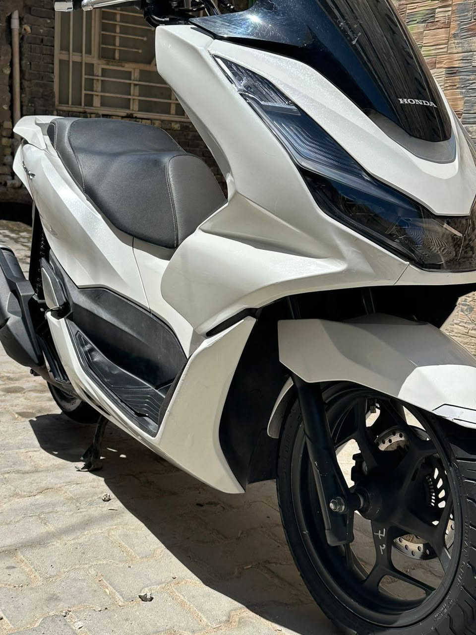 دراجه pcx ياباني للبيع 
موديل 2023
ماشيه 27 الف  
بريكات ABS 
مانع انزلاق
حساس ازدحام
تدفئه بلـيدات
شاصيه Jk
مكينه مكفوله 
اوراق كامله + منفيس + داخله للعراق بمزاد
واتساب : ***********

