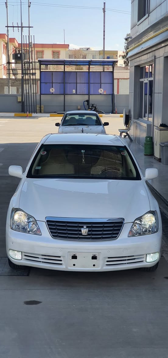 بەناوی خوای گەورە شاهینە ساخ  ساخ 
2007 ناوزەرد ساج مەلەکی بێ بۆیاخ ی ئەوروپا  47هەزار km ڕۆشتووە بێ چاڵوشوخت 
3دوگمە پەردە کوشن کارەباوخەزن سوکان کارەبا
تایەو ویلی نەوتی کامل مەسرەف دەعامی بۆدەعامی بەشەرت بێ تەقەوڕەقەیە چرکەی تیانیە دەشبڵ وفوڕمیکای لۆک شکاوی نیە 
ڕەسمی سۆنەرەکەیم داناوە 
  شوێن سلیمانی 
***********
***********
