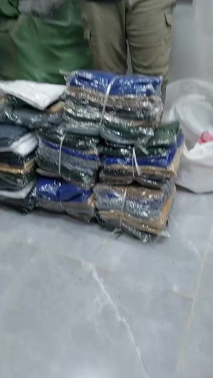 يا الله نبدي موسم الصيفي 
ملابس جديد شي ان الاوربي 
تراك برموده جميع القياسات موجوده بي 
محل سوك المسكف مقابيل كوفي ميلانو


**إذا كنت صاحب هذا الإعلان وتريد حذفه لأي سبب، رجاءا أرسل رسالة إلى الدعم الفني**