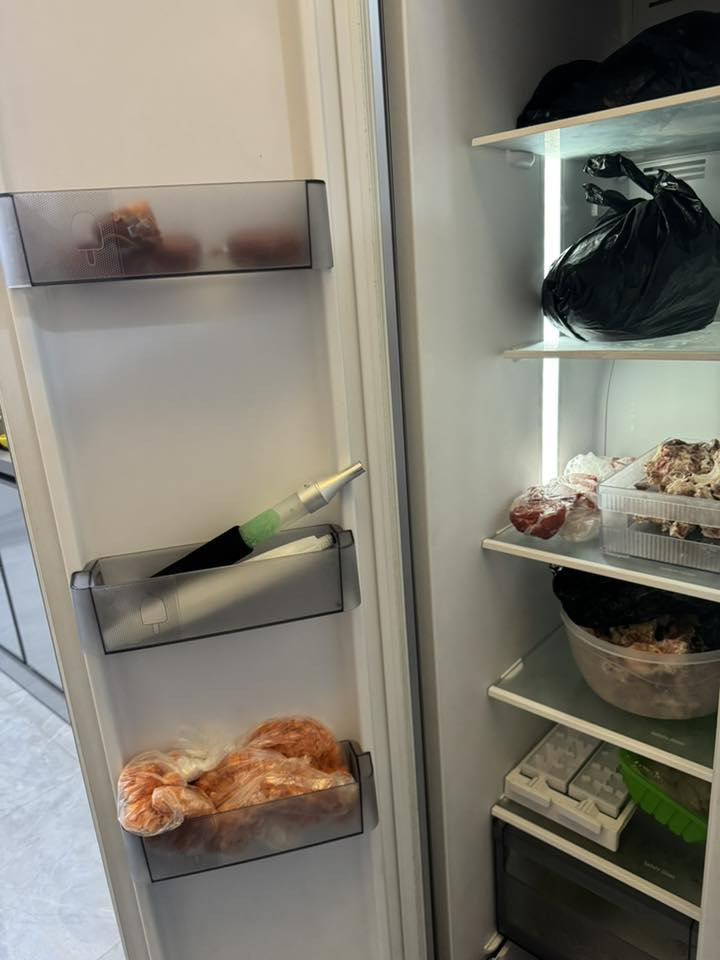 ثلاجه كبيره مستخدم للبيع شرط التبريد والتجميد مابيها اي عطل ونضافتها فول بسعر450 الف قفلها وياريت بس الجاد يدخل عالتعاليق  موصل حي السماح الثانية
 ‭0773 077 3050‬
‭0751 234 3695‬
