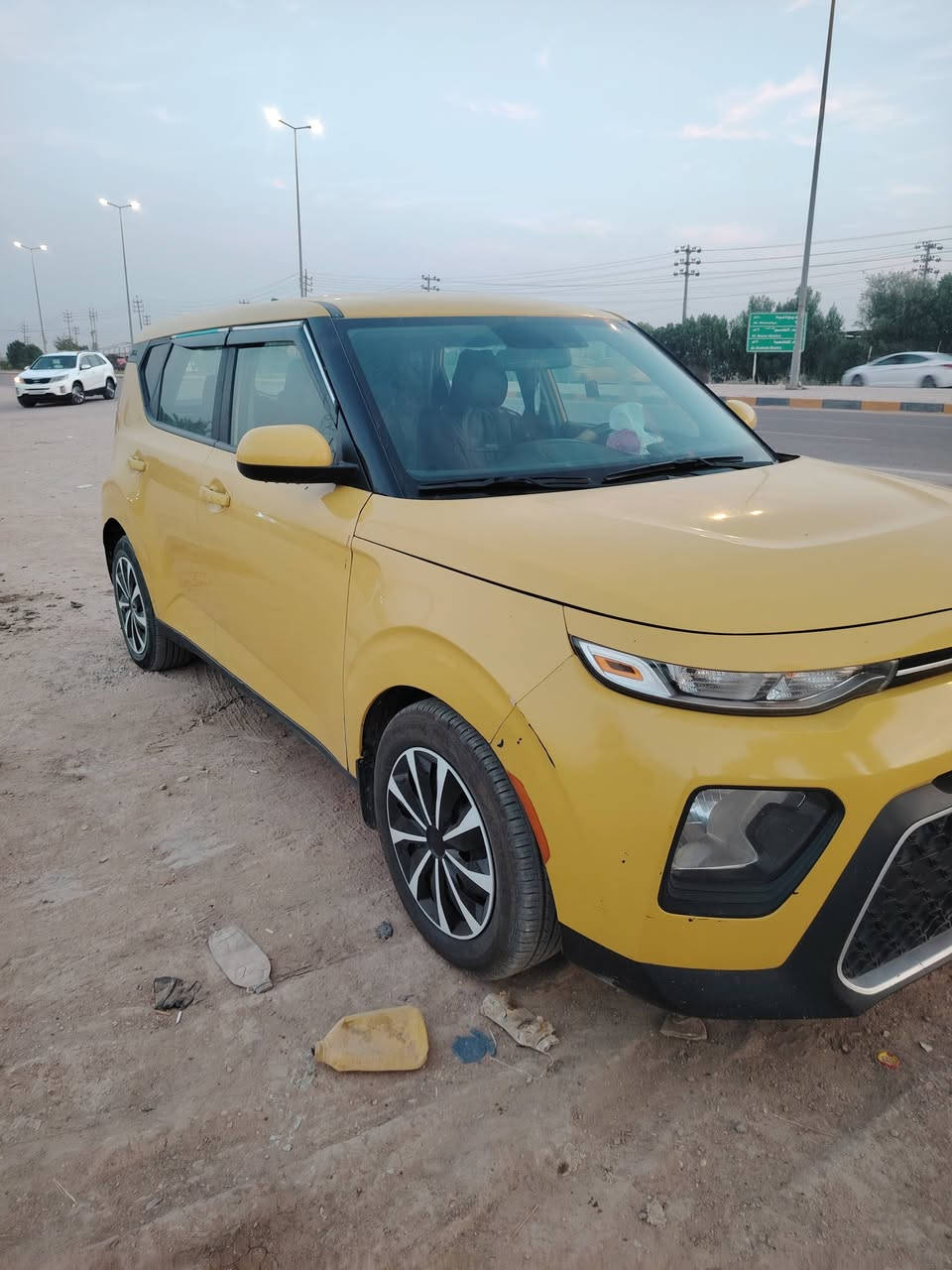 السلام عليكم 
كيا صول 20
وارد امريكي بيها 4 قطع 
ماعندي سونار
سياره نضيفه تبريد ثلج
رقم بابل مداور ثاني يوم
السعر 105 وبيها مجال  بسيط
***********
