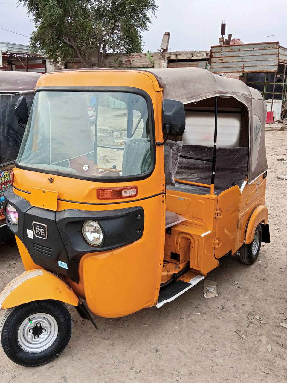 السلام عليكم تكتك للبيع 21شهر 9رقم ذي قار جاهزه عله اخر حبايه مكاني ناصريه قلعه سكر  للستفسار الاتصال.***********
