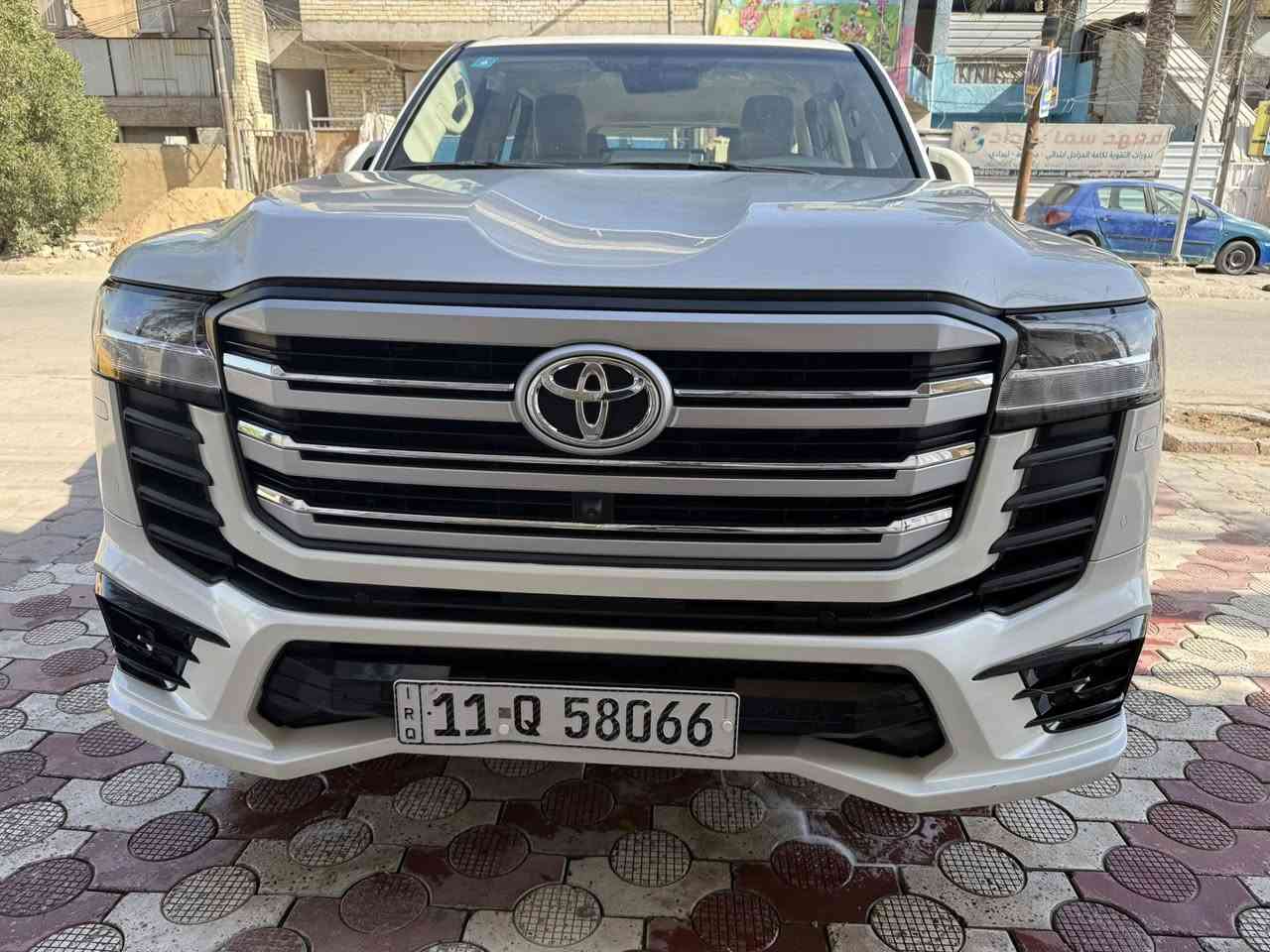 السلام وعليكم لاندكروزر توين تيربو لمتت ابريم مديل 24 ماشيه 26 كفاله عامه السعر 71 يعني 7 شدات وعشره بيع فقط بدون مراوس مكان السياره بغداد العبيدي ***********
