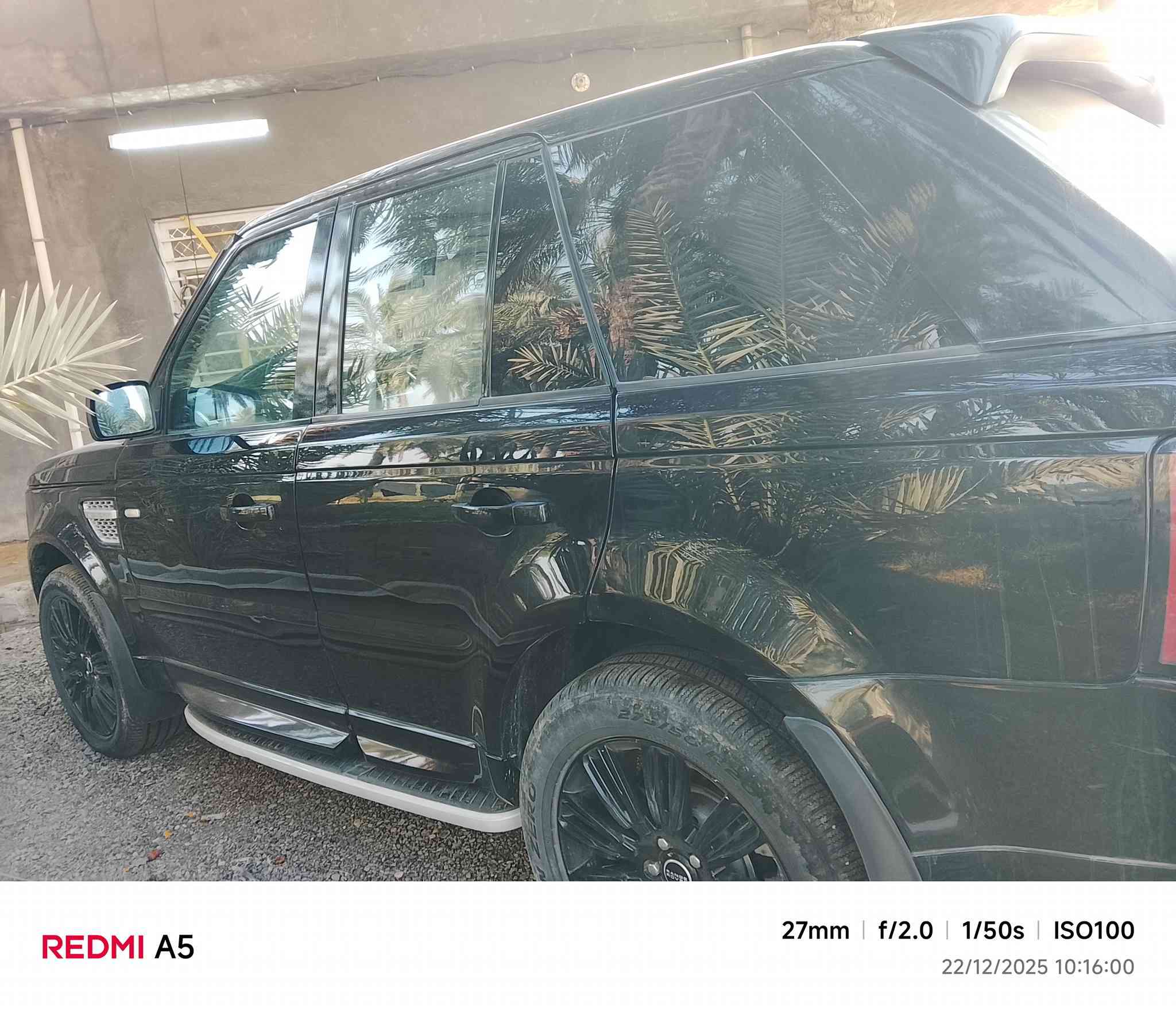 السلام عليكم 
  مراوس أو بيع.  شعندك نزل.  للبيع رانج روفر 2009 محدثه13
فتحه 
شاشه .. محوره لولي بدلات  مو جبولس يعني مرتاح
كامره خلفيه 
جلد بيجي 
كشن كهرباء 
مكينه 8 سلندر بدون سبورت
*********** مراسله وتساب 
***********
