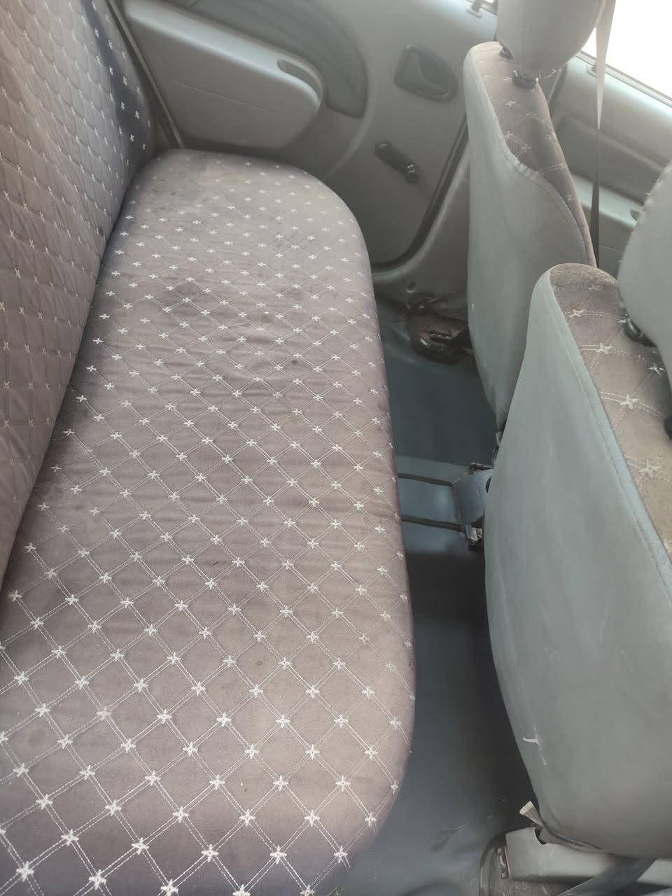 السلام عليكم رينو لوكان موديل 2013 رقمها بغداد الانكليزي بسمي  كير مصالي شهر من بدلته مكينته وكهربائياته جدد
ضررها شيال الراديتر مضروب من جوه او الحوض ضربه ابو تكتك يعني ممأثر هواي زائد جاملغ امامي وبنيد  مثل ممبين بل صور سياره ماعليها اي غرامه بور ستيرن  بي الجبنه كايمه جام كهرباء كلها شغاله  غرفتها نضيفه سعرها 40 وبيها مجال مكانها نجف 
رقم تلفوني بي واتساب ***********
رقم الثاني اتصال *********** رمشلي وخابرك
