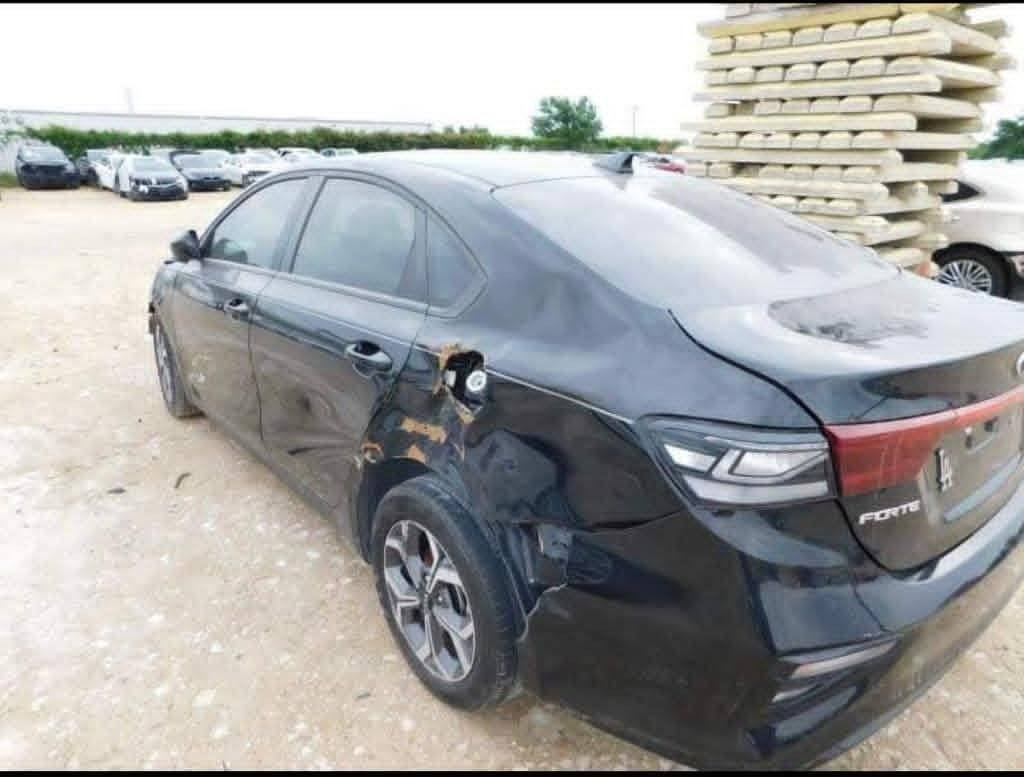 السلام عليكم ،،،
🔴كيا فورتي 2019 استيراد امريكي 125
🔴لون اسود بغداد 
 🔴محرك 2.0 DOCH
🔴كامرة 
🔴رادار أمامي 
🔴مثبت السرعة
🔴مانع انزلاق/Abs+ حساس اطارات
🔴سياقة ذاتية(تحديدمسار الطريق) 
🔴شاشةكبيرة لمس تدعم نظام  Android Auto/

غير متواجد ع الفيس ***********
