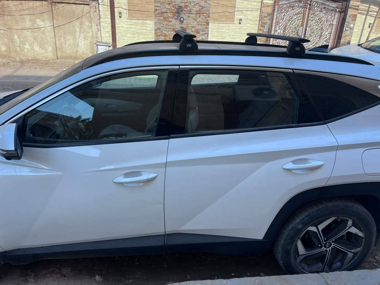 السلام عليكم توكسان   تايتل2022 لمتد vip فول الفول امريكي
لون السياره ابيض 
المواصفات LIMITED VIP
1- بصمة تشغيل 
2- بصمة ابواب لمس دخول ذكي 
3- بنوراما على طول السيارة 
4- صندوق كهرباء شفط 
5- كامرات 360 درجة ( جانبية - امامية - خلفية ) 
6- كامرات مع الاشارة 
7- السيارة تتقدم وترجع ب البصمة 
8- تبريد تدفئة كشنات 
9- كشنات جلد كريمي 
10- كشنات كهرباء 
11- اضواء محيطية 67 لون اختياري 
12- كشنات خلفية هيتر 
13- مرايات تعتيم ذاتي 
14- ابل كار بلي 
15- اندرويد اوتو 
16- شاشة دجيتل 3 اشكال للقيادة 
17- اشاير ترحيب 
18- اضواء امامية LED زنون 
19- اضواء خلفية LED
20- هوك خلفي 
21- فول اوامر صوتية 
22- جامات اوتو 
23- قطعتين تبريد 
24- اشارات ب المري
25- كير دكم 
26- شفتات ستيرن 
27- تحكمات ستيرن 
28- السيارة فور ويل 
29- محرك 2500 المرغوب 
30- هاند بريك بصمة 
31- شحن واير ليس 
32- منافذ شحن 
33- اوتو هولد 
34- تشغيل عن بعد 
35- السيارة اوتو بارك 
36- حساسات امامية 
37- حساسات خلفية 
38- كير AT المرغوب 
39- رادار امامي رادار خلفي رادار جانبي 
40- نقطة عمياء 
وبعد بيها هواي مواصفات 
ممشى السيارة ( 24 الف فقط ) 

السيارة بيه  صبغ جاملغ وبنيد بدون دواخل

مكان السيارة كربلاء 

السعر 190وبيها مجال 

رقم الهاتف***********
