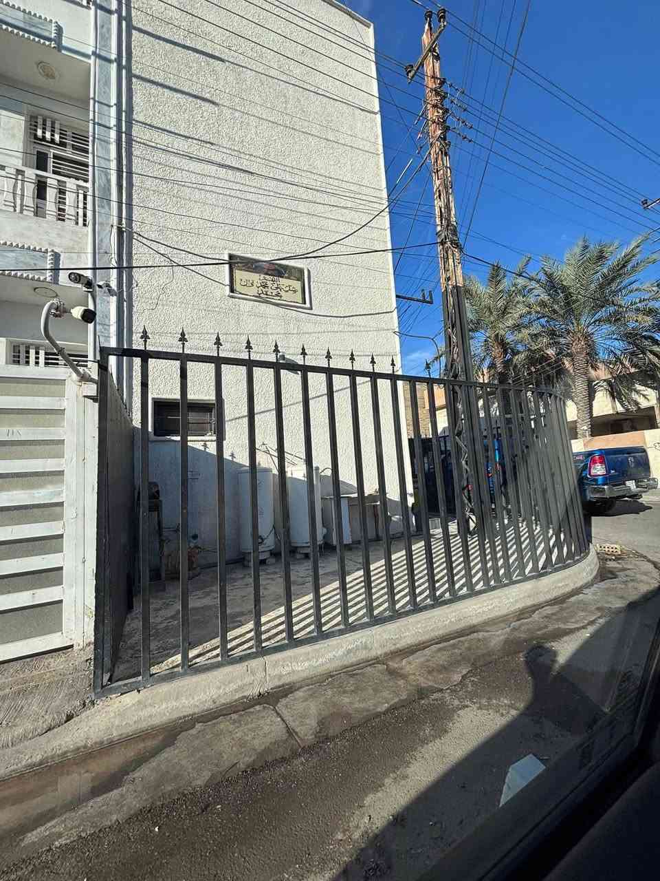 45م للبيع 

منطقه الغزالية شارع مدير الأمن بداية قرب شارع العام

ركن وارد 900 

كل طابق غرفه صاله مطبخ خدمات سخان ماطور بيت جاهز 

السعر 215 بي مجال

***********
