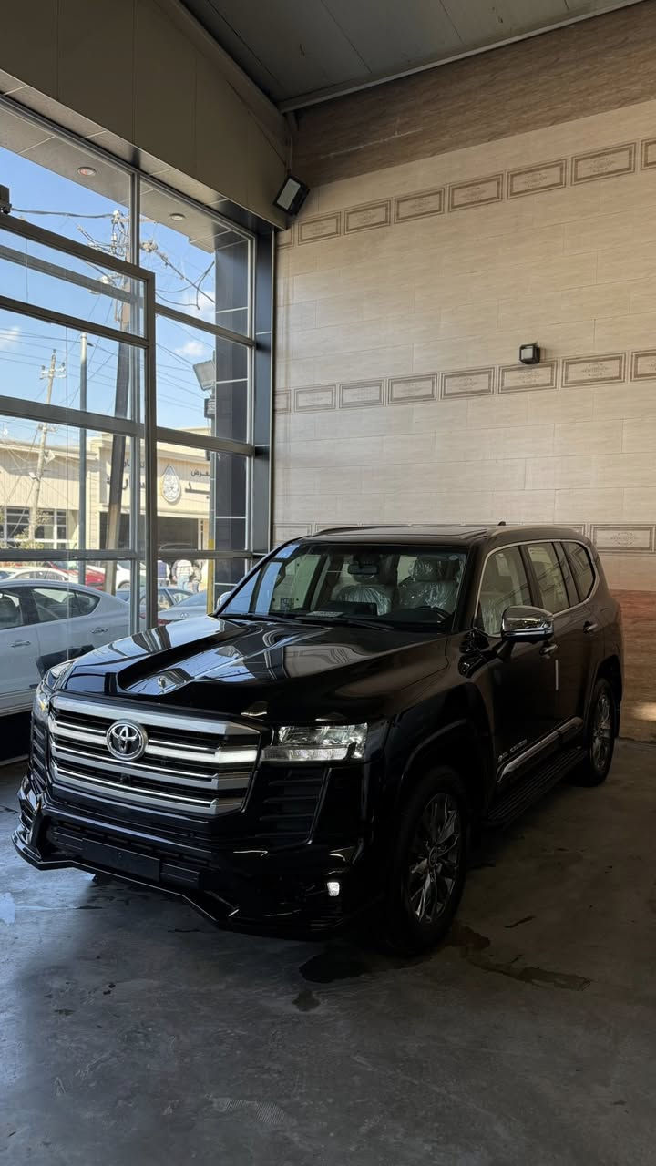 السلام عليكم 
لاندكروز 2025 لمتد 
زيروو مرقم جاهز 
شباك ليد 
عداد شاشة 
شاشة جبيرة 
انضمة قيادة 
شاحن واير ليس 
5 كامرات 
تحكمات ستيرن 
سايد بريك دكمة 
محرك 4000 
شاشات خلفية 
اوتو هولد 
ستوب لايت خلفي 
باب خلفي كهرباء 
فتحة 
مكفولة كفالة عامة 

السعر 71،800 
وبيها مجال 

***********
