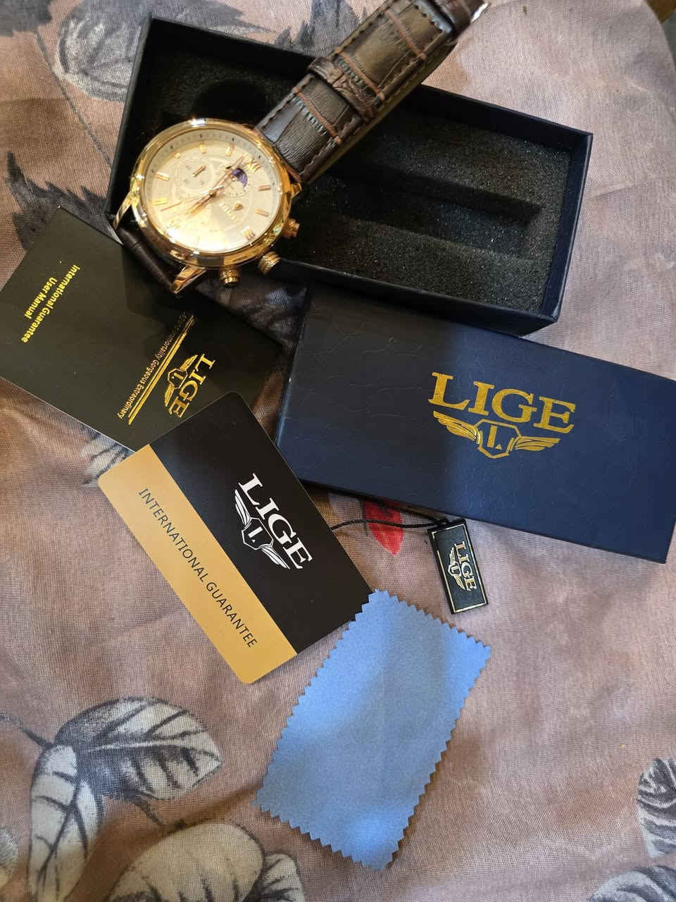 ساعة ماركة LI'G.E ماكينة كوارتز.
جميع السناتر شغالة نظام شمسي قمري كامل ملحقاته.
قطعة راقية جدًا من أمازون (تفاصيل داخل الفيديو).
السعر على أول تم 25 ألف.
مكاني كربلاء (متوفر توصيل 5).
رقم: ***********
