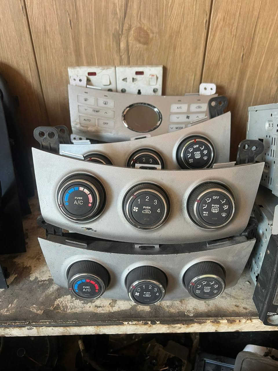 غراض النتره مقدس تفصيخ حاوية بغداد طالبيه يم علوه زويني موجود توصيل 6الف كل محافظات وبغداد 5 لف ***********       ***********
