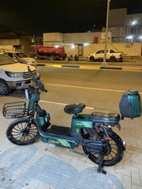 دراجه شحن حجم 20 خمس بطاريات مابيهة شي نضيفه   سعر  300 وبيهة مجال  رق...