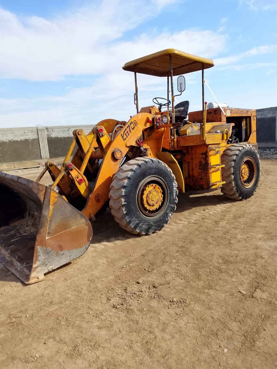 سلام عليكم للبيع شفل كاوسكي حجم 70مديل82 رقم نجف الماني مكينه جاهزه للشقل (***********)
