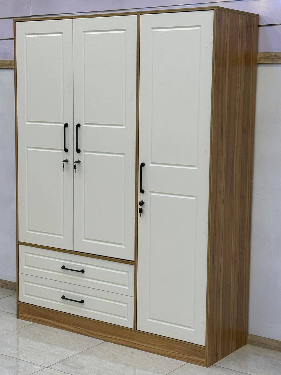 اتكررت الموديلات الأكثر مبيعآ
بابين 195 الف
3باب 250 الف
4 باب 325 الف
سرير 150 الف
ميز مرايا صغير 125 الف
ميز مرايا كبير 175 الف
توصيل بغداد 5 اطراف 10 محافظات 25
للحجز واتساب : *********** 📞☎️
