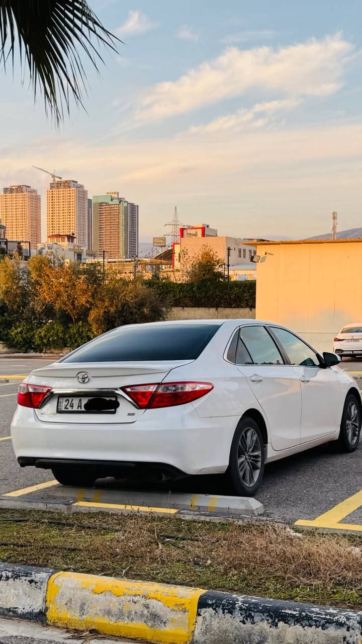 للبيع: كامري SE موديل 2016 (وارد أمريكي)
السيارة نظيفة جداً وجاهزة للاستخدام، ومواصفاتها كالتالي:

• الفئة: SE 

• اللون: أبيض.

• الممشى:130 ألف ميل.

• المحرك: 4 سلندر، المحرك والقير والحدادة بحالة ممتازة جداً وبشرط الفحص.

حالة البدي (الهيكل):

• الصبغ:  (بدون صبغ نهائياً).

• الملاحظات: توجد فقط 4 تعديلات باردة بسيطة جداً ، غير ذلك السيارة مكفولة من ناحية الصبغ والحوادث.

المواصفات:

• داخلية مخمل وجلد (نظيفة جداً)..

• تحكم ستيرن كامل.

• ويل كب (جنوط) SE بلادي.

• السعر 170 ومجال

***********
