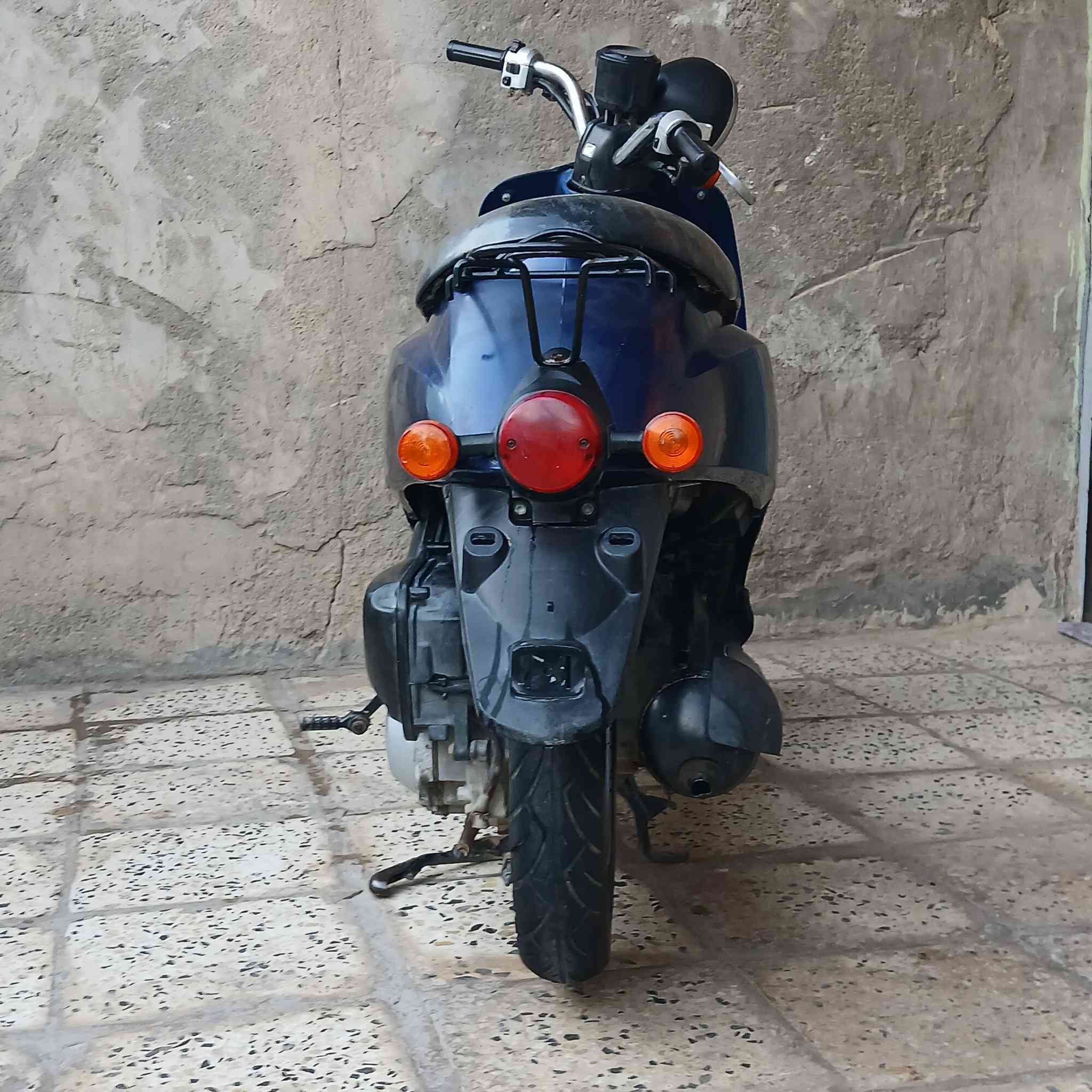 سلام عليكم دراجة فله ياباني للبيع دراجه كامله وحلوه السعر 450 الف وبيه مجال ***********مكاني كوت
