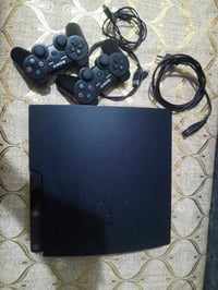 بلايستيشن ٣ • حالة جيدة • مع ٥ ألعاب