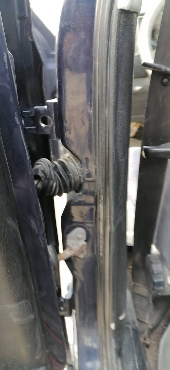 سلام عليكم سياره كولف 92 مكينه مكفول كير اوتو تبريد تدفئه كامره خلفيه سنتر لوك اربع بيبان اريد ٤٢المكان بابل الرقم ***********
